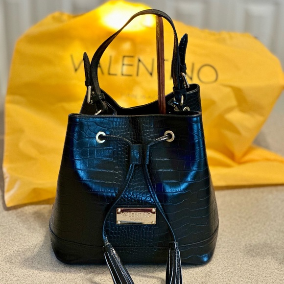 VALENTINO, Mario NEW Crossbody black bag. - Picture 6 of 13